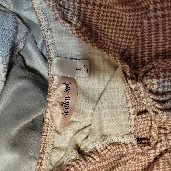 Cute adjustable spaghetti strap from buckle worn a few times - Picture 2 of 2